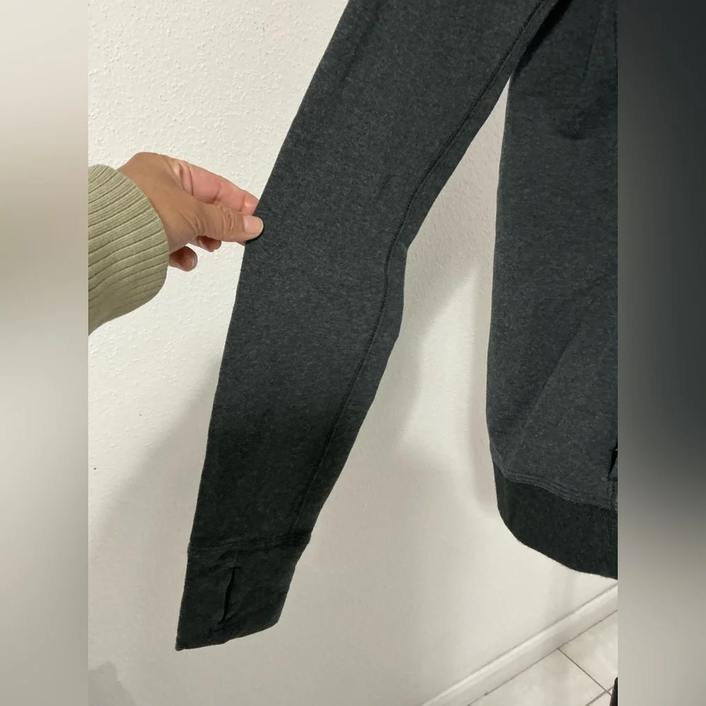 Lululemon Stress Less Funnel Hoodie Grey Thumbhole Sweatshirt Size 10